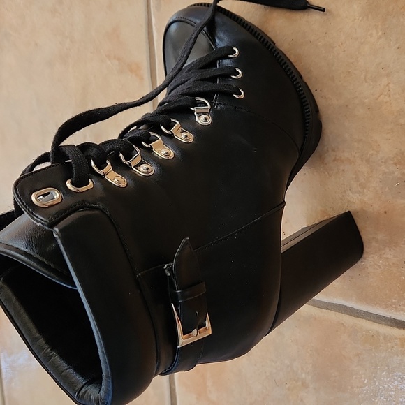 Black Lace-Up Heeled Boots, Ultra, size 6 - Picture 5 of 6